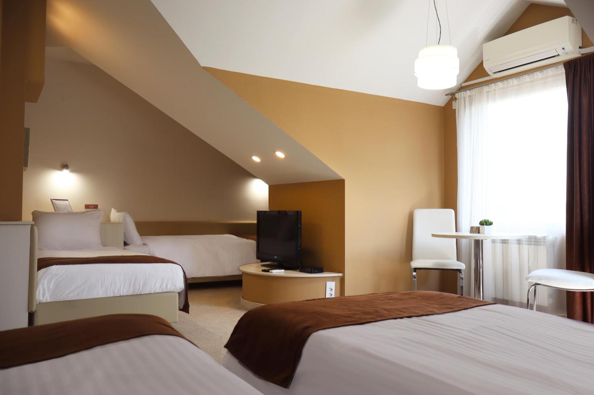 סקופיה Sienna Apartments מראה חיצוני תמונה